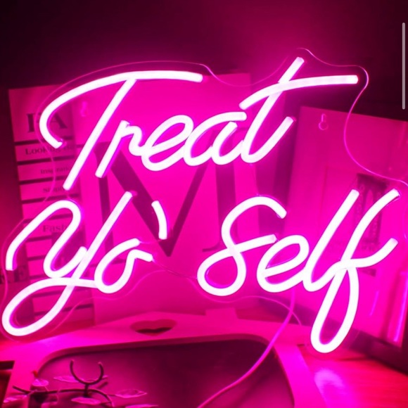 WELCOME TO MY CLOSET 💞 - Picture 4 of 9